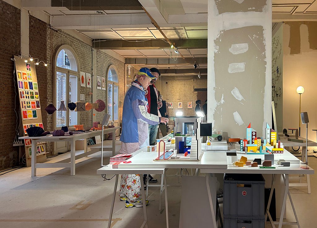 IKONIC + Floris Hovers at Design Passage: November 28-30 - IKONIC