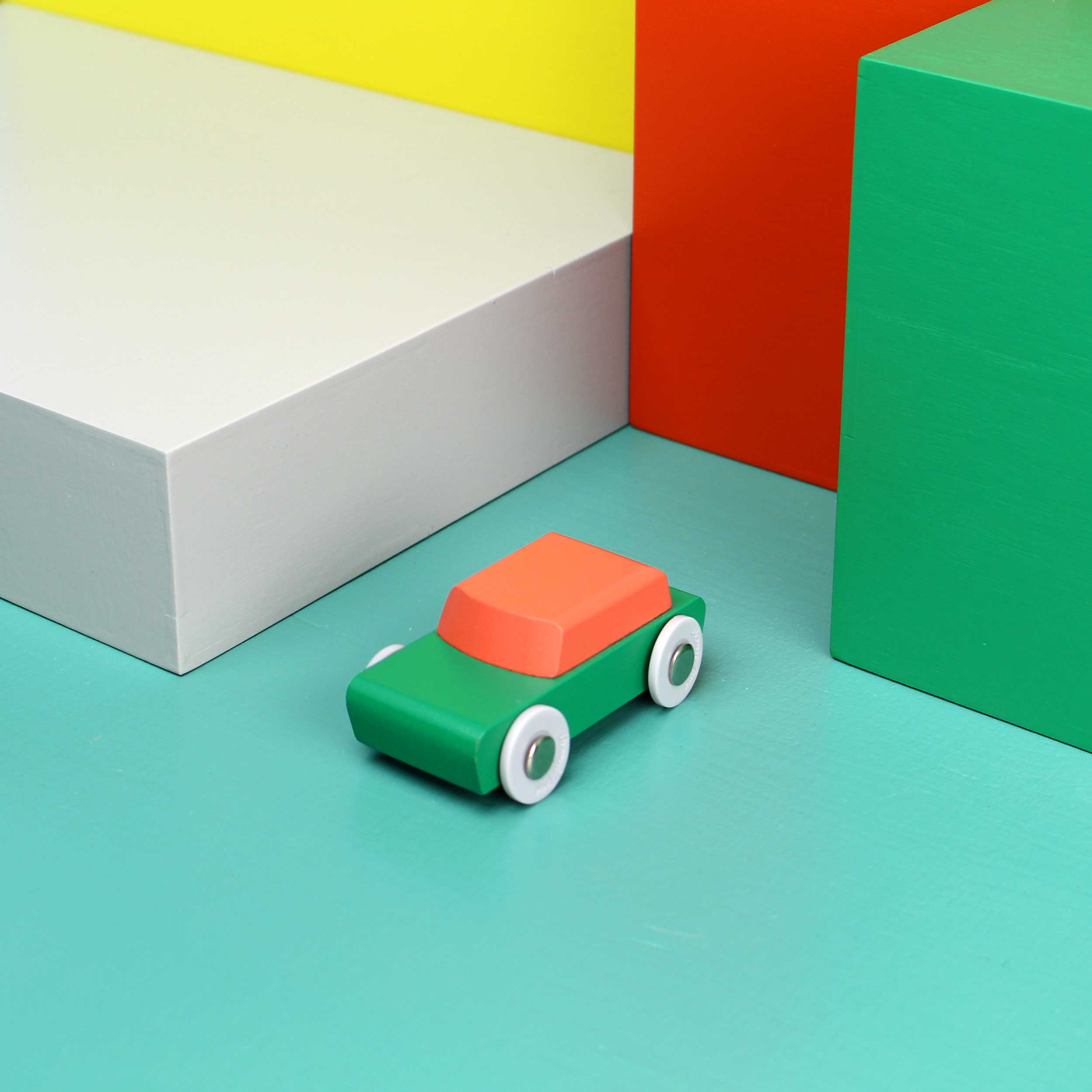 Floris Hovers Duotone Car 1 - IKONIC