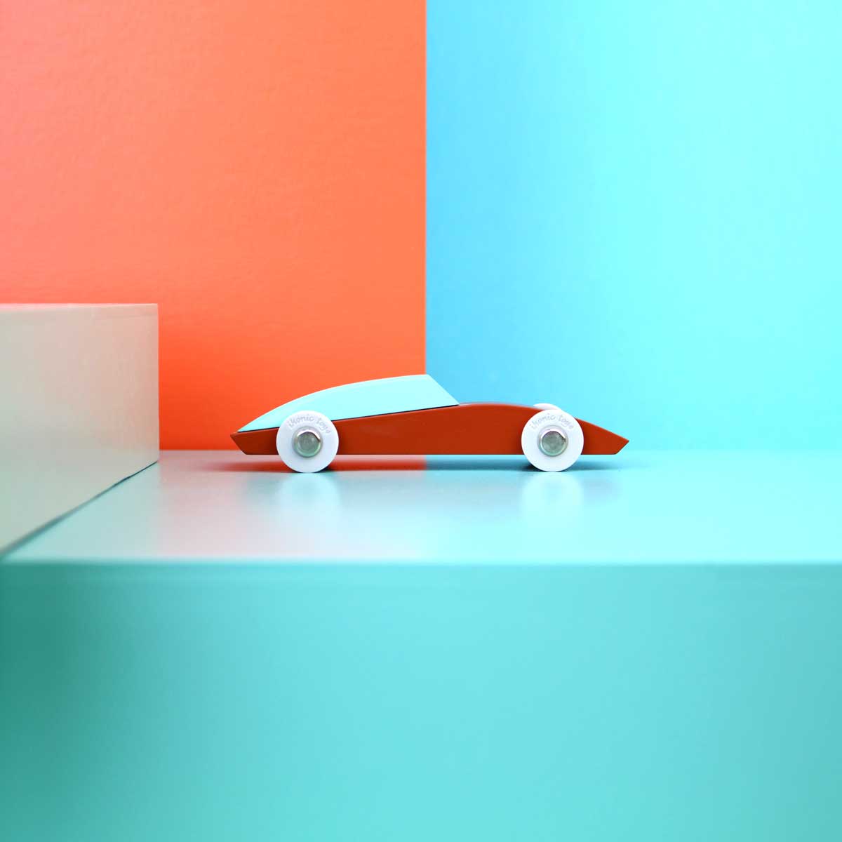 Houten speelgoedauto - design Floris Hovers