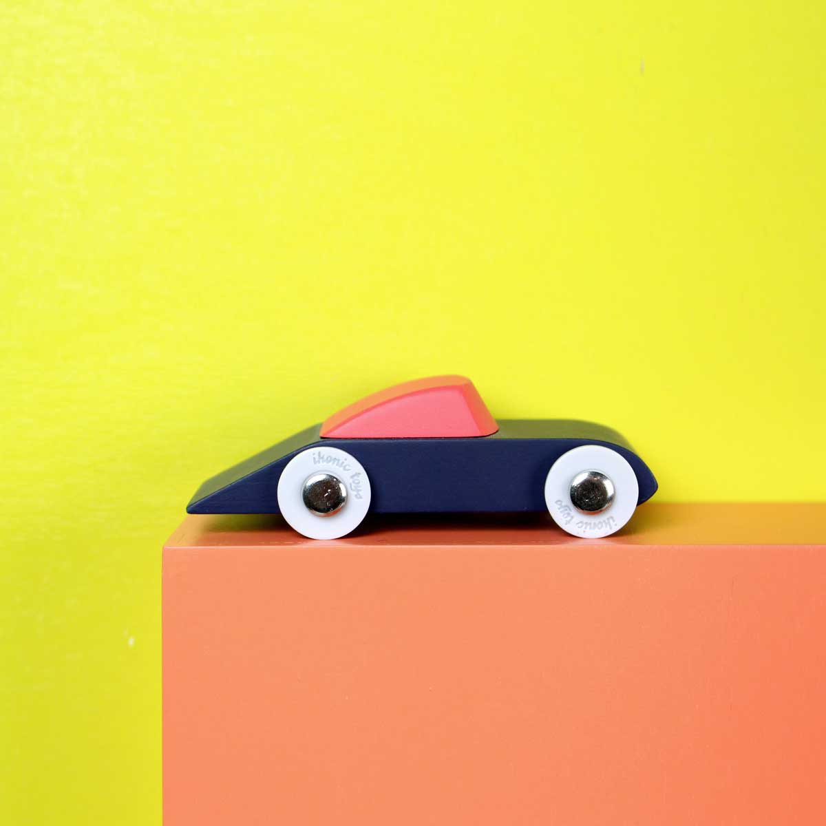 Floris Hovers Duotone Car #9
