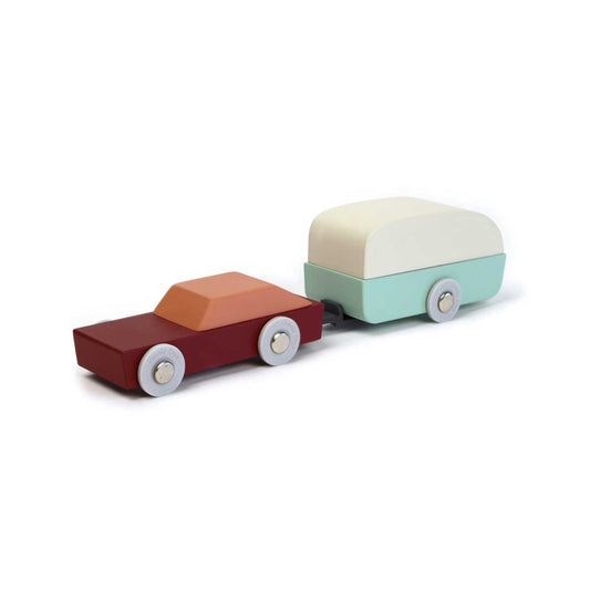 houten auto met caravan